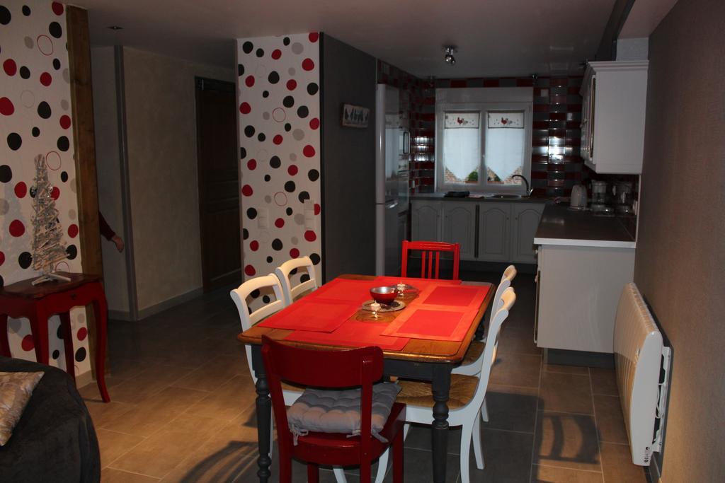 Au Relais Du Canal A Grand Gabarit Nesle Exterior foto